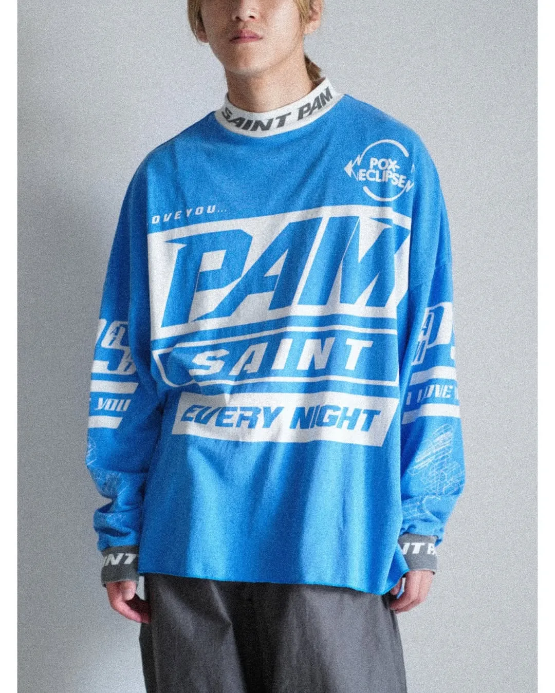 SAINT Mxxxxx Make the printing look distressed and white. Correct accessories. Customized co-branded model with P.A.M. wash mark.